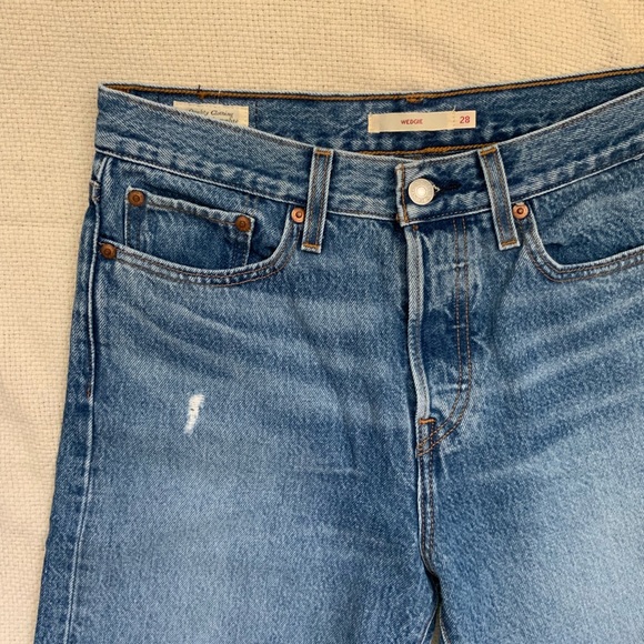 Levi’s Wedgie Icon Jeans - Picture 2 of 4